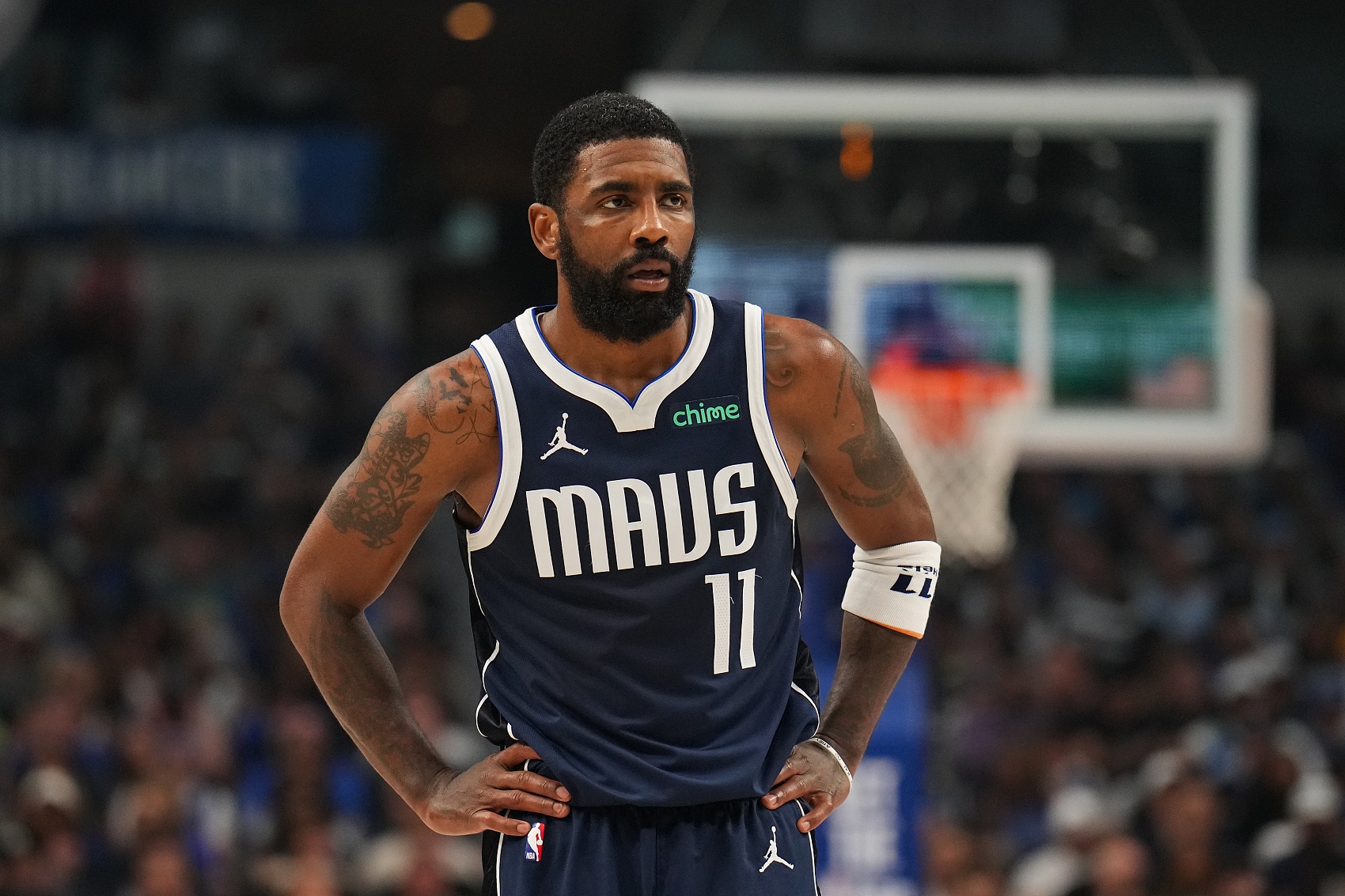 并且向世界 并且向世界