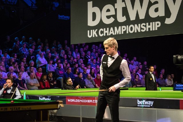 镇定自若 镇定自若